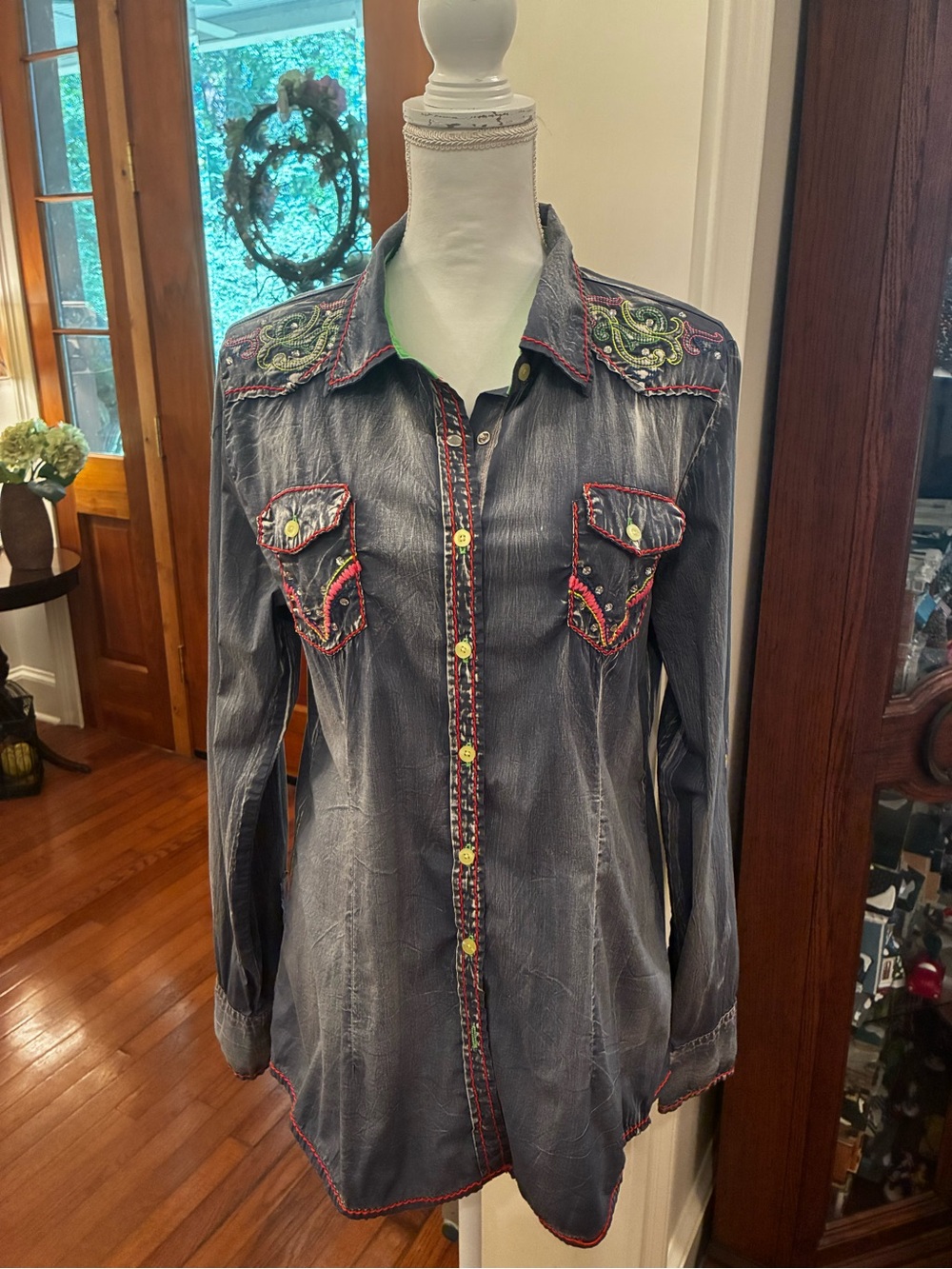 Roar Embroidered Shirt with Rhinestones with Neon Accents. Fitted, Fits Small